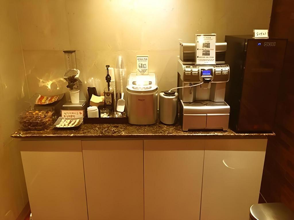 Sinyoung Motel Сеул Екстер'єр фото