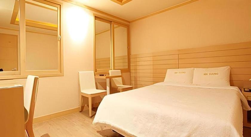 Sinyoung Motel Сеул Екстер'єр фото