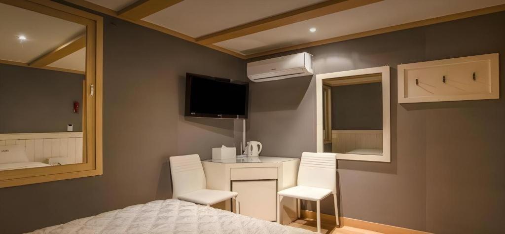 Sinyoung Motel Сеул Екстер'єр фото